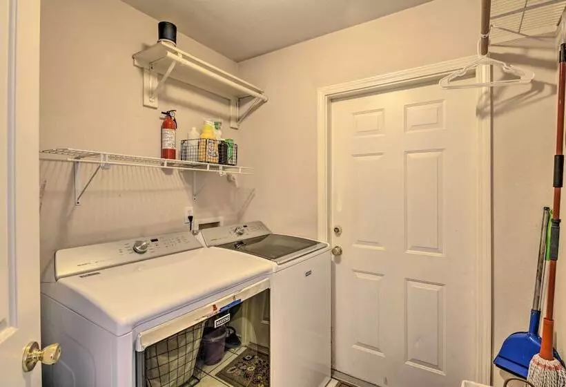 Pet Friendly Rockport Home ~ 4 Mi To Beach!