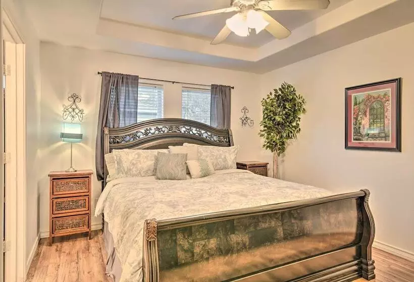 Pet Friendly Rockport Home ~ 4 Mi To Beach!