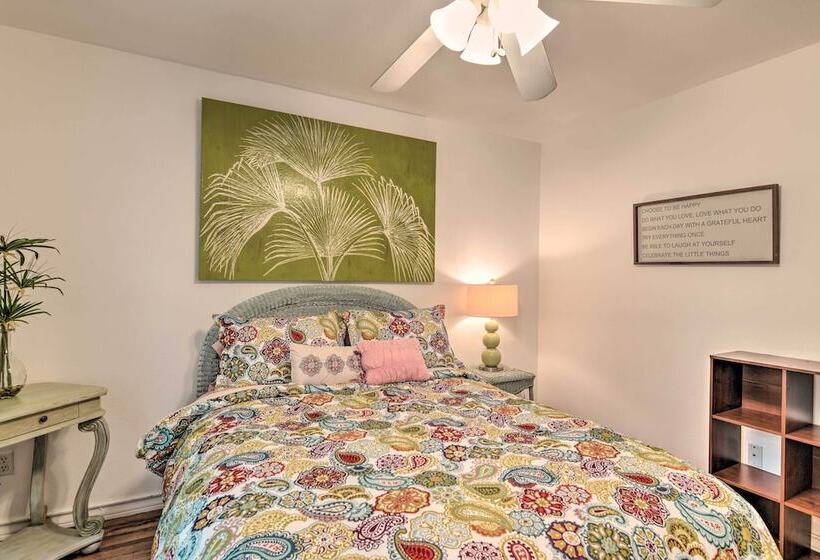 Pet Friendly Rockport Home ~ 4 Mi To Beach!