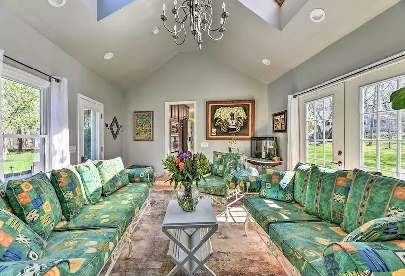 Pittsford Trolley Home   Near Erie Canal!