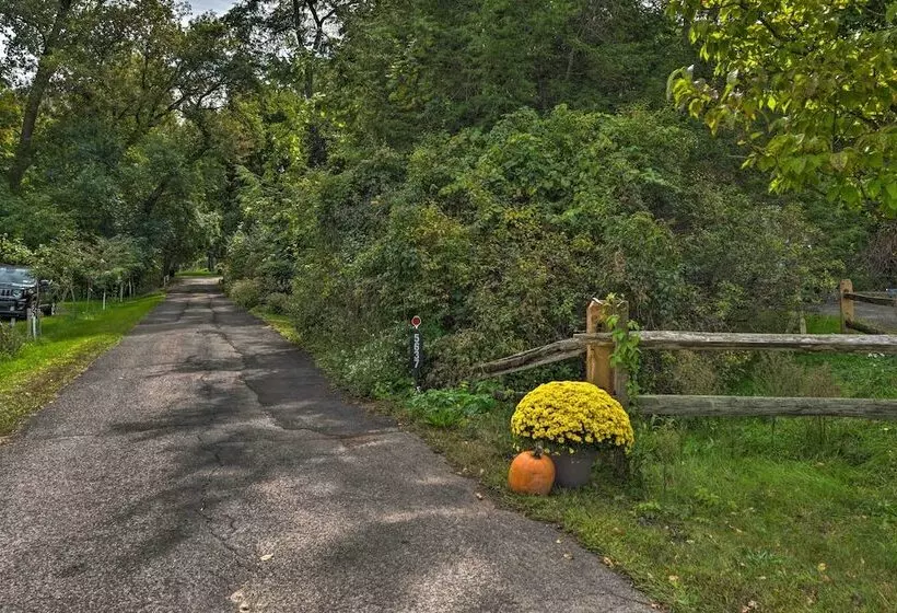 Pittsford Trolley Home   Near Erie Canal!
