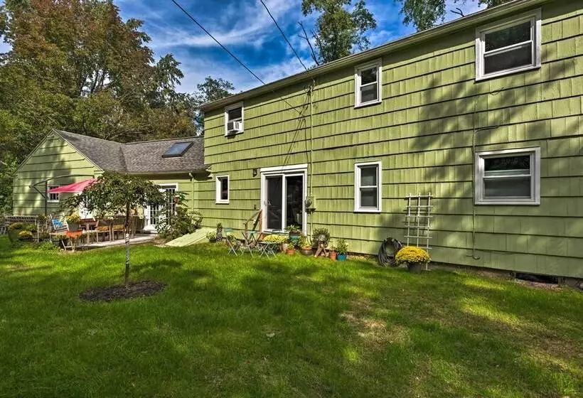 Pittsford Trolley Home   Near Erie Canal!