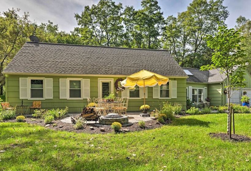 Pittsford Trolley Home   Near Erie Canal!