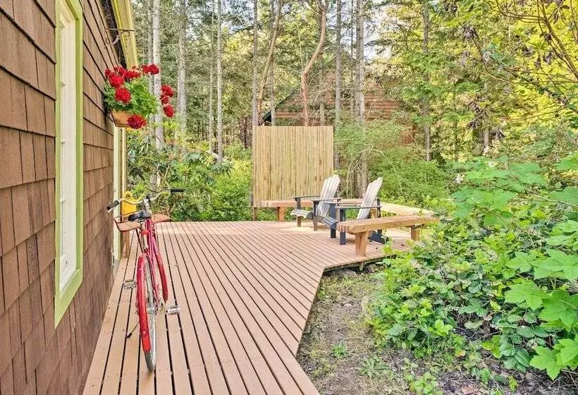 Port Townsend Cottage Near Wineries & Golf