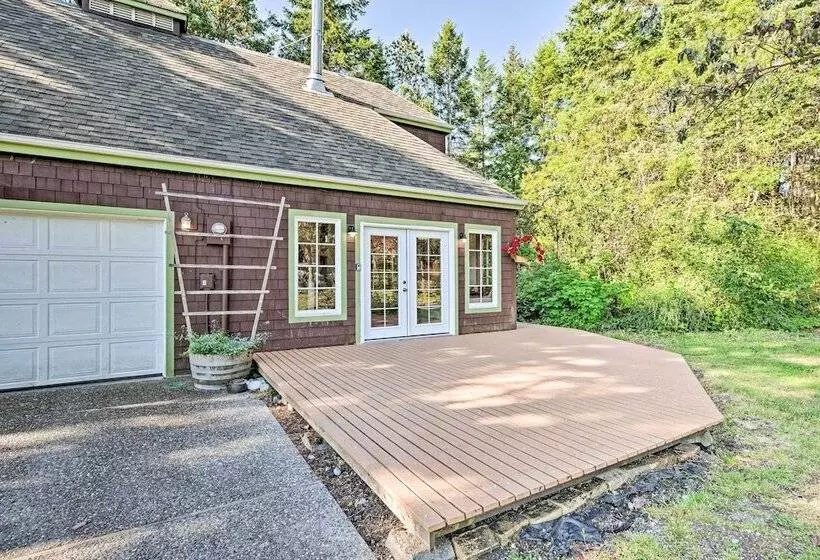 Port Townsend Cottage Near Wineries & Golf