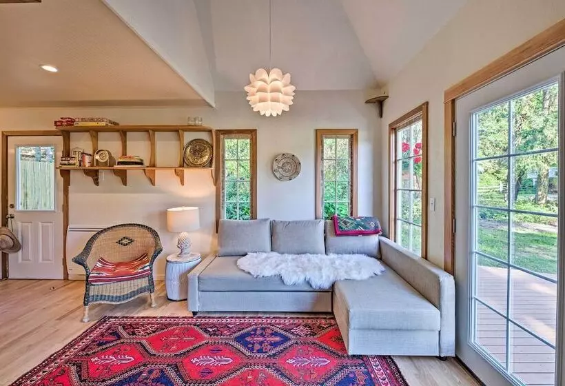 Port Townsend Cottage Near Wineries & Golf
