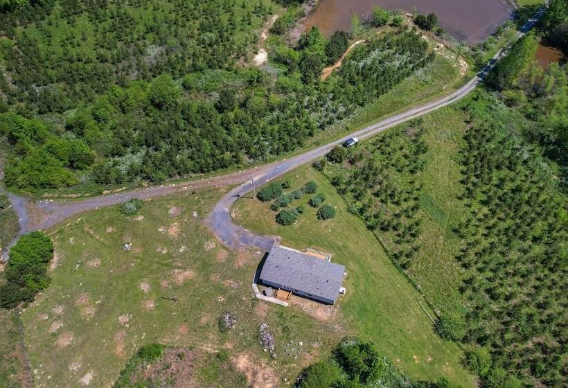 Quaint Asheboro Home ~ 1 Mi To North Carolina Zoo!