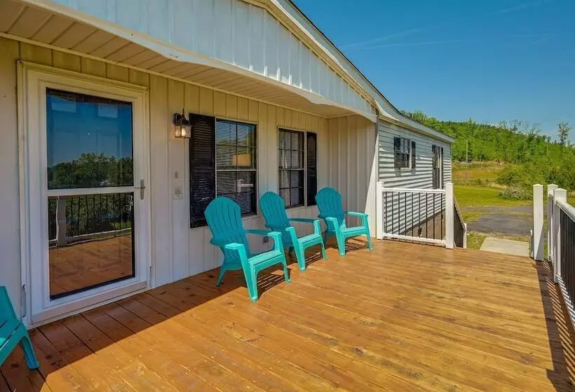 Quaint Asheboro Home ~ 1 Mi To North Carolina Zoo!