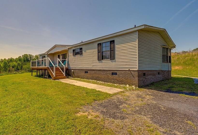 Quaint Asheboro Home ~ 1 Mi To North Carolina Zoo!