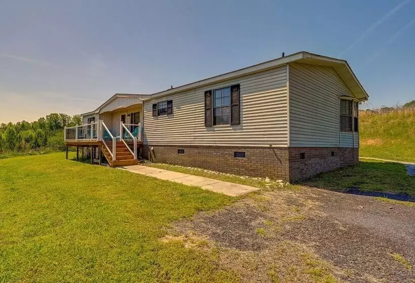 Quaint Asheboro Home ~ 1 Mi To North Carolina Zoo!