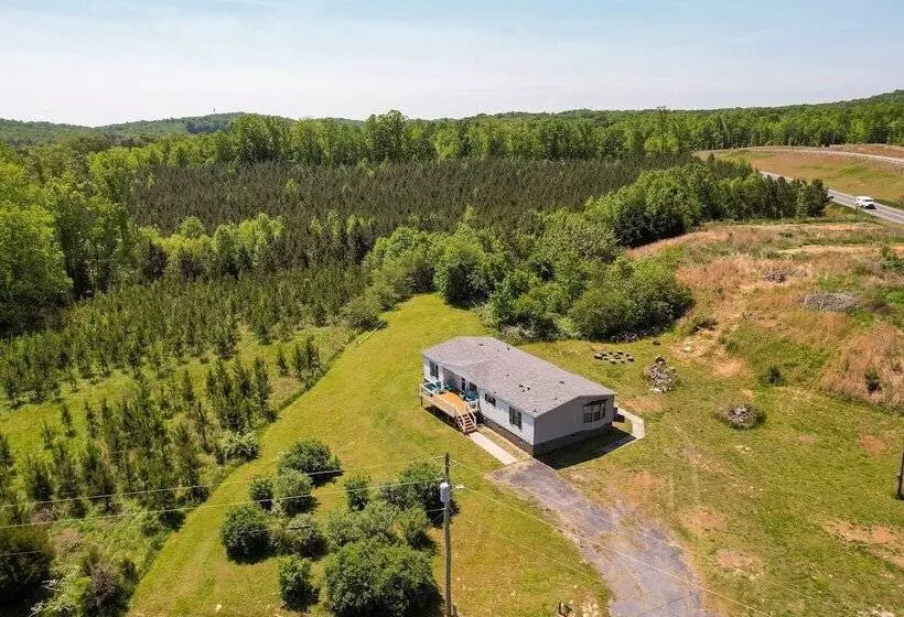 Quaint Asheboro Home ~ 1 Mi To North Carolina Zoo!