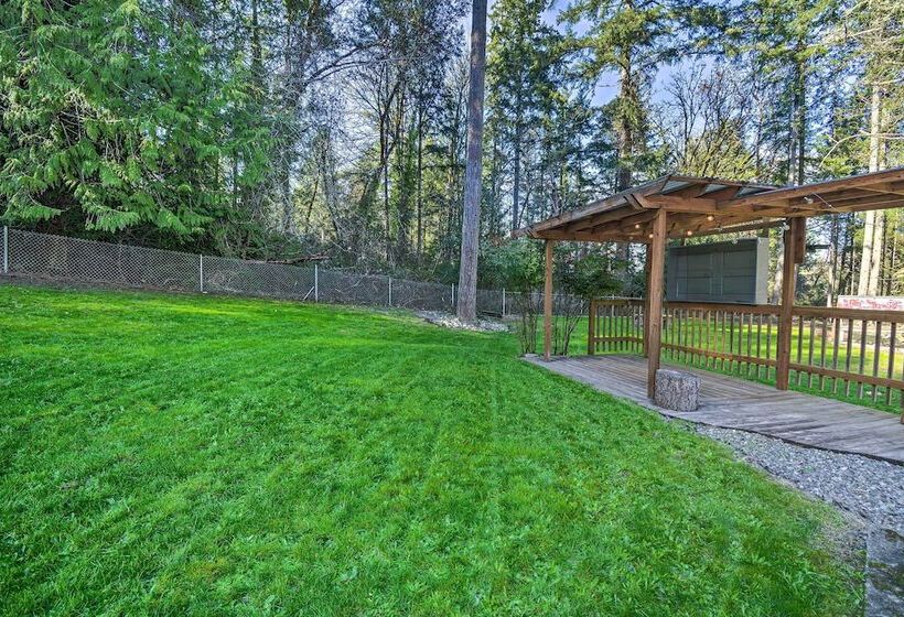 Pet Friendly Cabin: Minutes To Gig Harbor!
