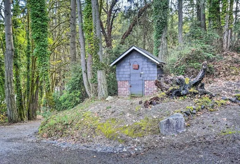 Pet Friendly Cabin: Minutes To Gig Harbor!