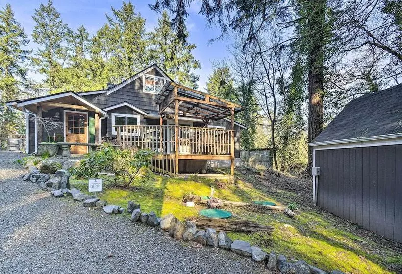 Pet Friendly Cabin: Minutes To Gig Harbor!