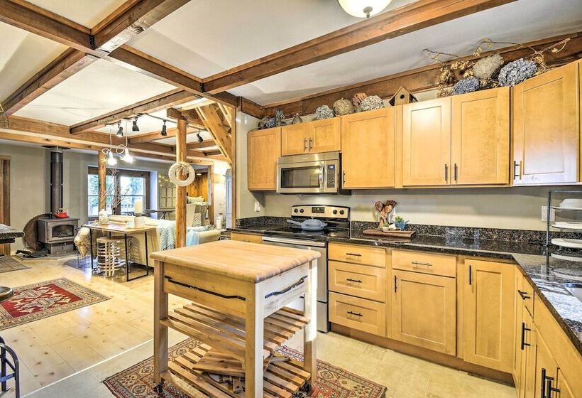 Pet Friendly Cabin: Minutes To Gig Harbor!