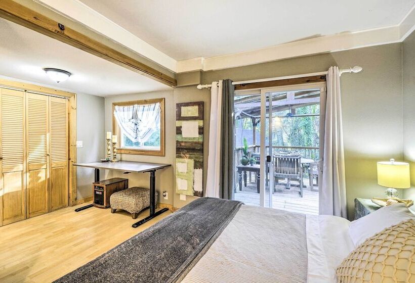 Pet Friendly Cabin: Minutes To Gig Harbor!