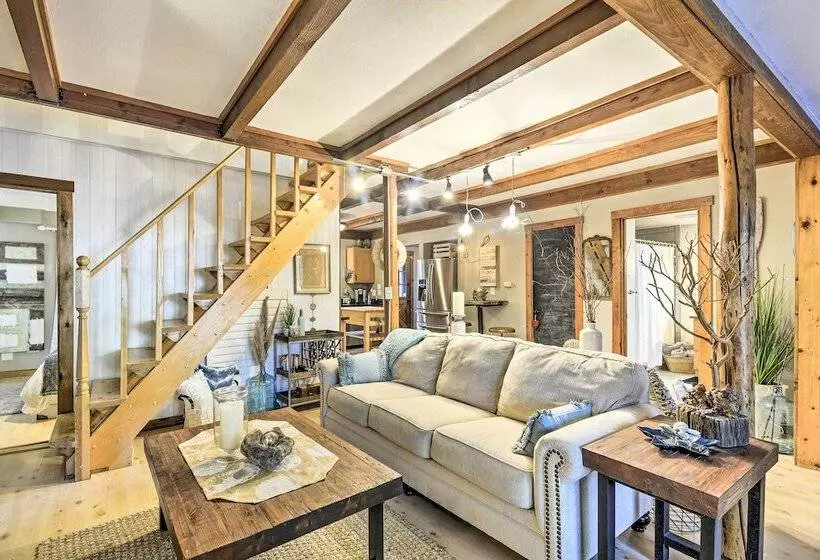 Pet Friendly Cabin: Minutes To Gig Harbor!