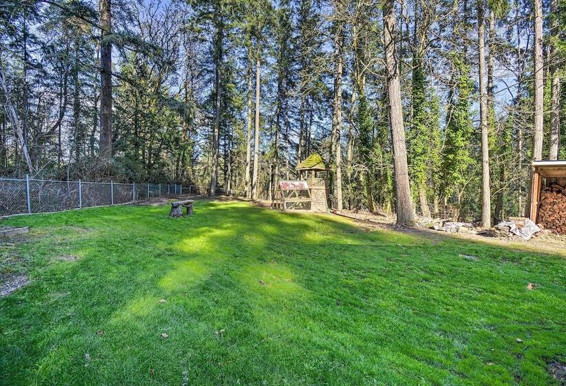 Pet Friendly Cabin: Minutes To Gig Harbor!