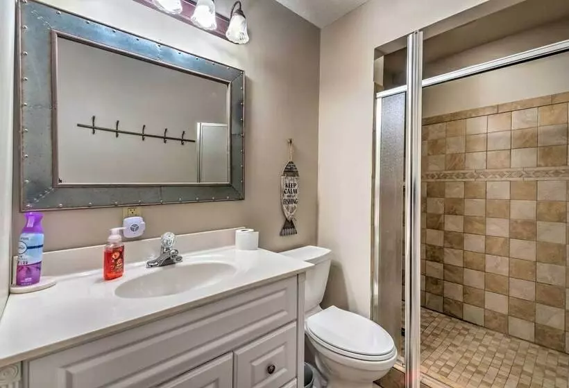 Quaint  Lakeside  Cabin W/ Pond & Fire Pit!