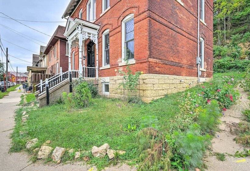 < 1 Mi To Downtown: Historic Dubuque Gem!