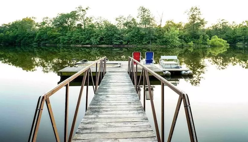 Macks Creek Cabin On 30 Acres W/ Dock & Watercraft