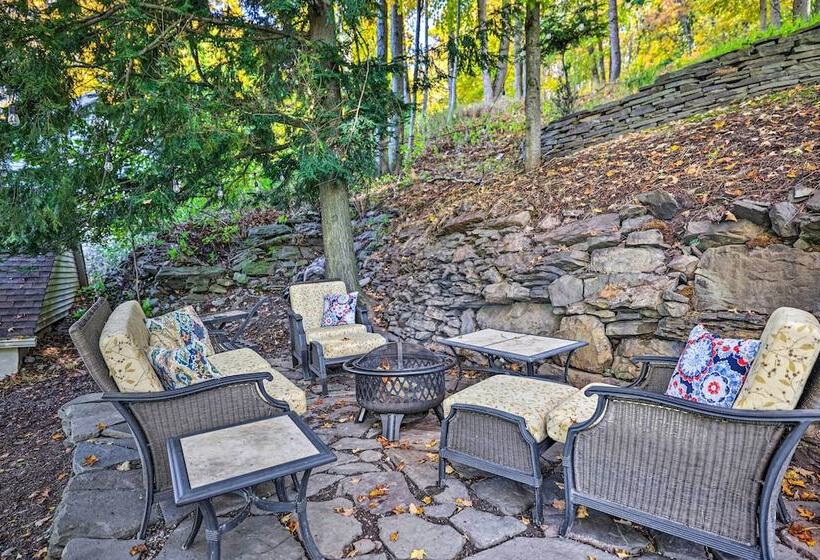 Restored Victorian Home Walk To Downtown Hawley!