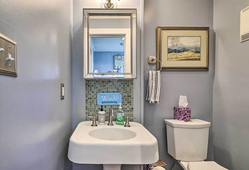 Restored Victorian Home Walk To Downtown Hawley!