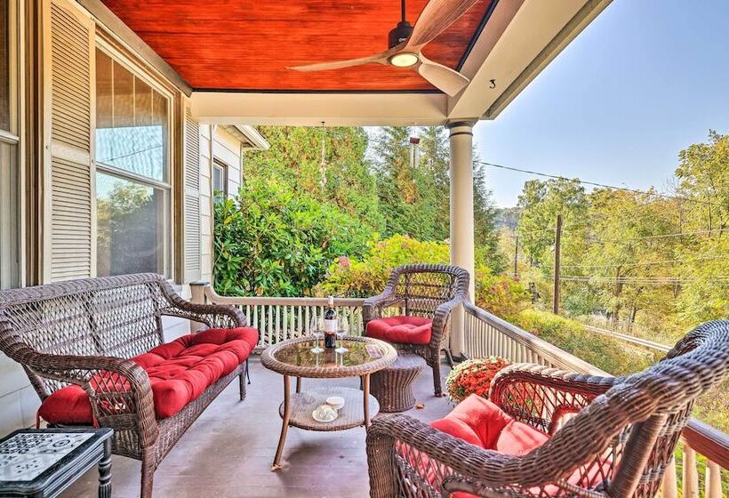 Restored Victorian Home Walk To Downtown Hawley!