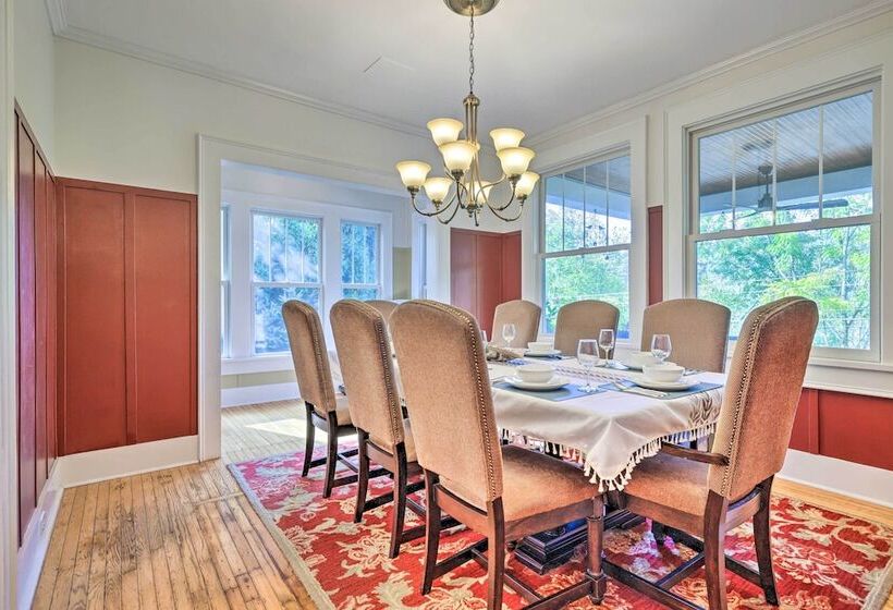 Restored Victorian Home Walk To Downtown Hawley!