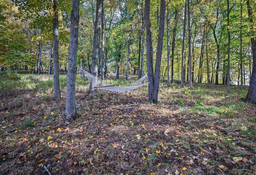 Restored Victorian Home Walk To Downtown Hawley!