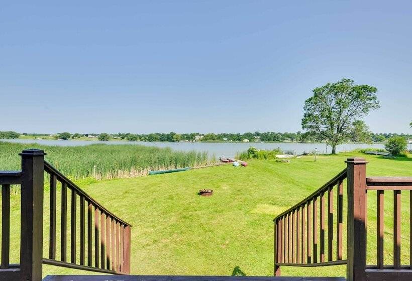 Scenic Cape Vincent Retreat: Walk To Marina!