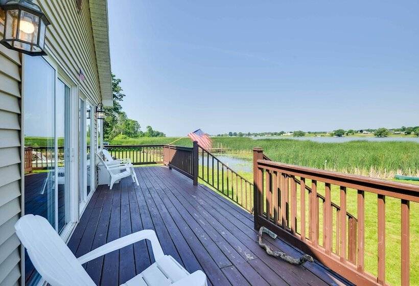 Scenic Cape Vincent Retreat: Walk To Marina!