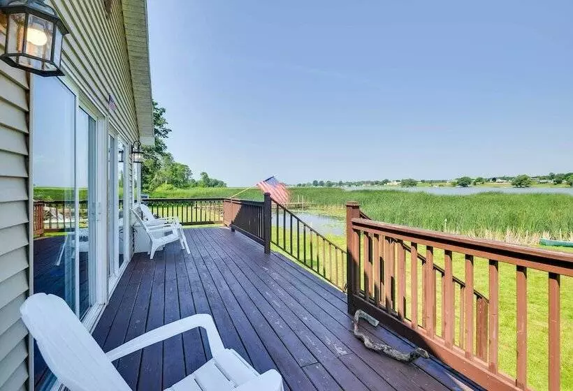Scenic Cape Vincent Retreat: Walk To Marina!