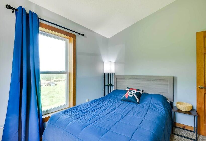 Scenic Cape Vincent Retreat: Walk To Marina!