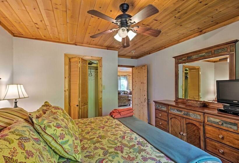 Secluded Lenoir Cabin: 4 Mi To Dtwn Blowing Rock