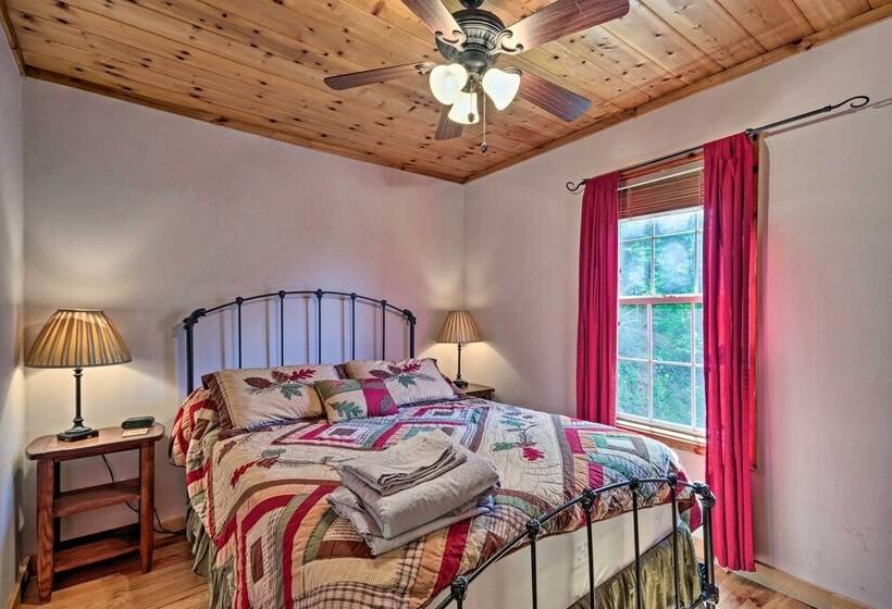 Secluded Lenoir Cabin: 4 Mi To Dtwn Blowing Rock