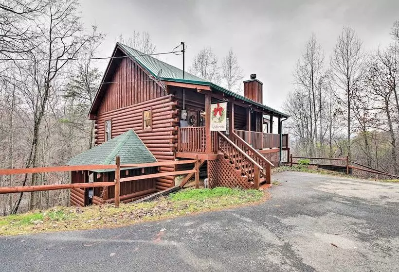 Rustic Sevierville Cabin: Private Hot Tub & Games!