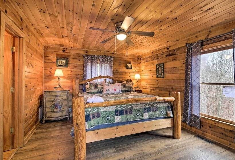 Rustic Sevierville Cabin: Private Hot Tub & Games!