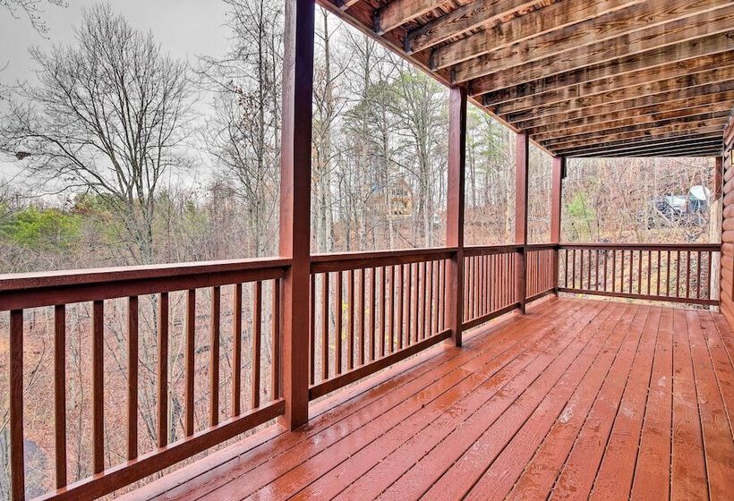 Rustic Sevierville Cabin: Private Hot Tub & Games!