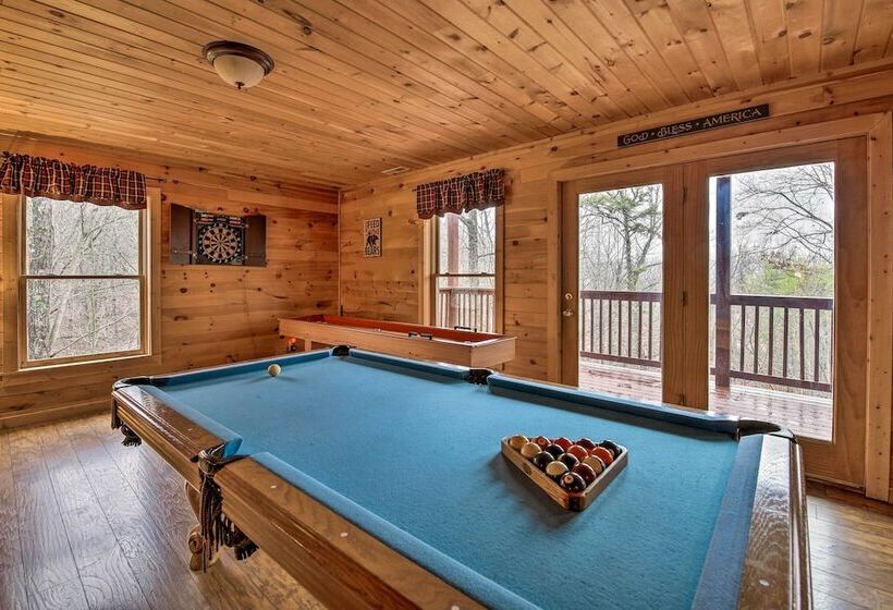 Rustic Sevierville Cabin: Private Hot Tub & Games!