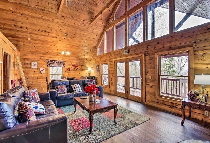 Rustic Sevierville Cabin: Private Hot Tub & Games!
