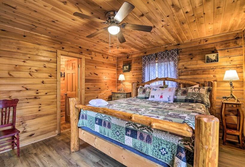 Rustic Sevierville Cabin: Private Hot Tub & Games!