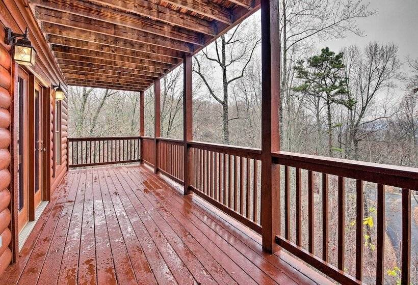 Rustic Sevierville Cabin: Private Hot Tub & Games!