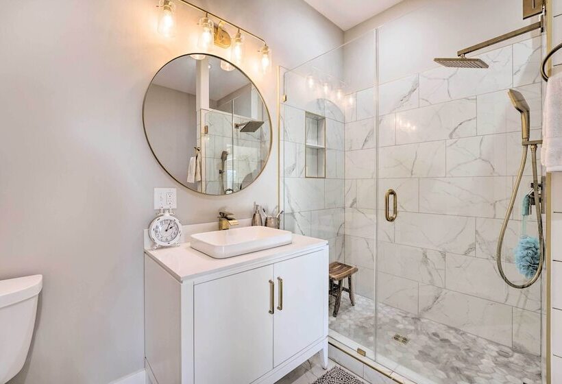 Sleek Ludington Haven < 1 Mi To Lake Michigan