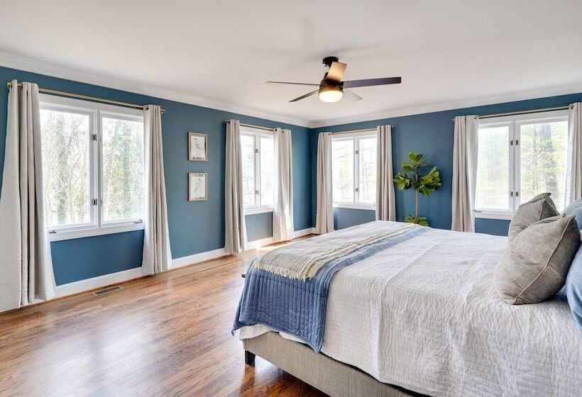 Spacious Waterfront Hyco Lake Retreat W/ Dock!