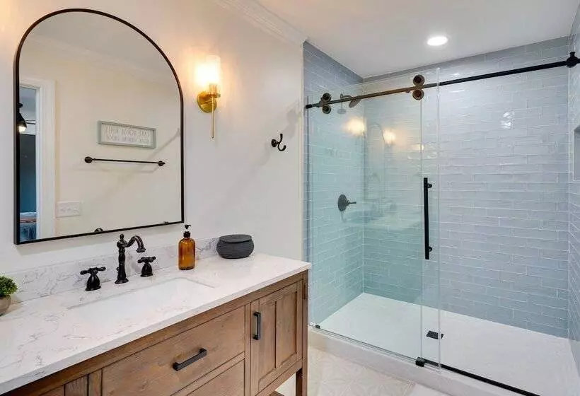 Spacious Waterfront Hyco Lake Retreat W/ Dock!