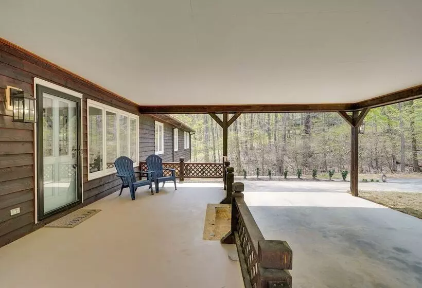 Spacious Waterfront Hyco Lake Retreat W/ Dock!