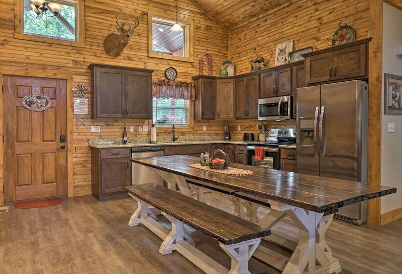 Branson West Cabin W/ Pool Access & Golfing