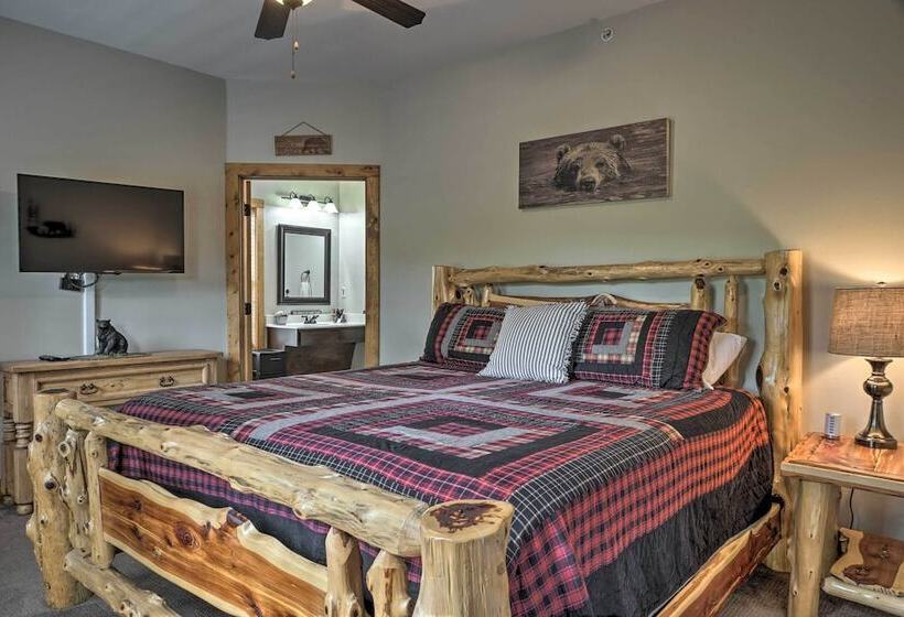 Branson West Cabin W/ Pool Access & Golfing