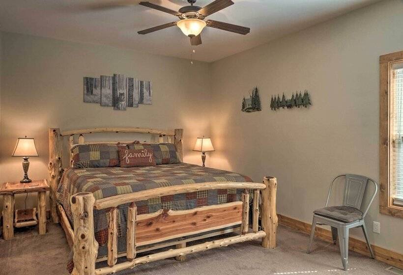 Branson West Cabin W/ Pool Access & Golfing